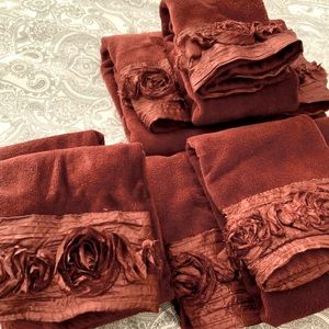 Burgundy colored Hand and finger tip cloths never used